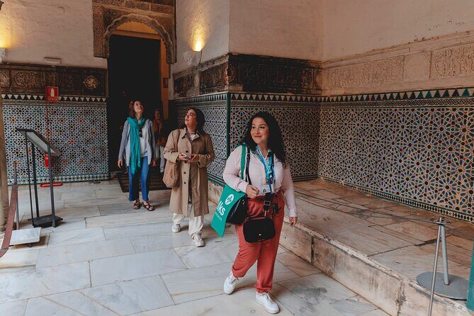 VIP Guided Seville Alcazar Pre-Opening, Cathedral & Old Town - Seville Cathedral: Columbus’s tomb and the big Gothic interior