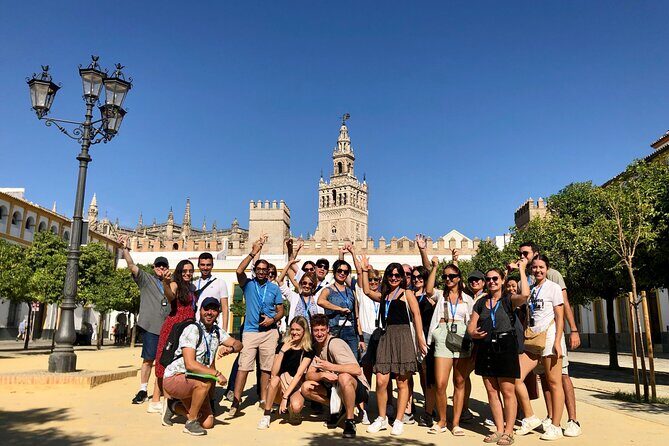 Walking Tour of Sevilla's Historic Sites - Santa Cruz and the Petite Squares: Photo Stops With Meaning