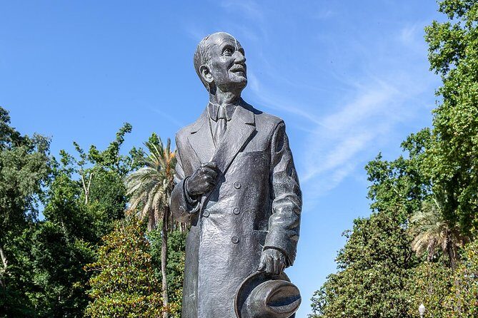 Walking tour through the monumental and historical area of Seville - Plaza de San Francisco: Spanish Plateresque in Plain View