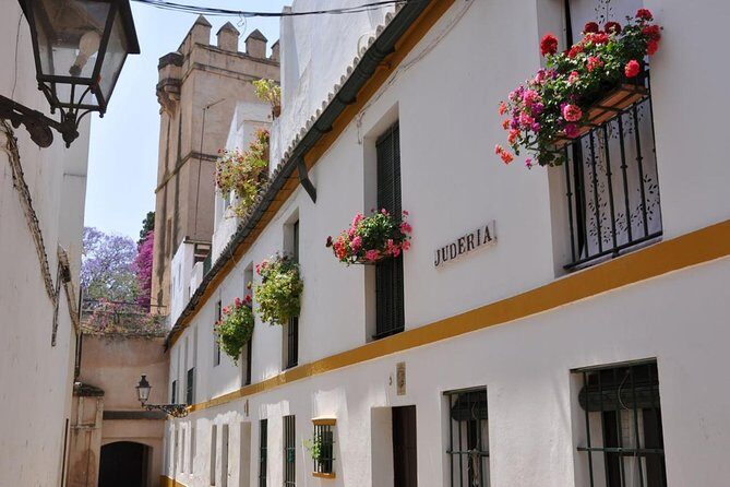 Walking tour through the old Jewish quarter of Santa Cruz. - What You’ll See (and What You Should Look For)