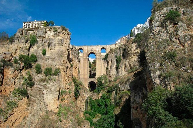 White Villages and Ronda Day Tour from Seville - Ronda on two cliffs: Making the most of your free time