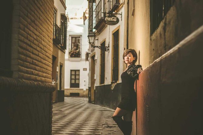 Your Photo Story in Seville - Guadalquivir River backdrop: where your photos get cinematic